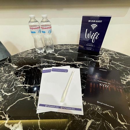 Myfreedom Lux Апартаменти Центр Вул Євгена Чикаленка 33 М Хрещатик Kiev Extérieur photo