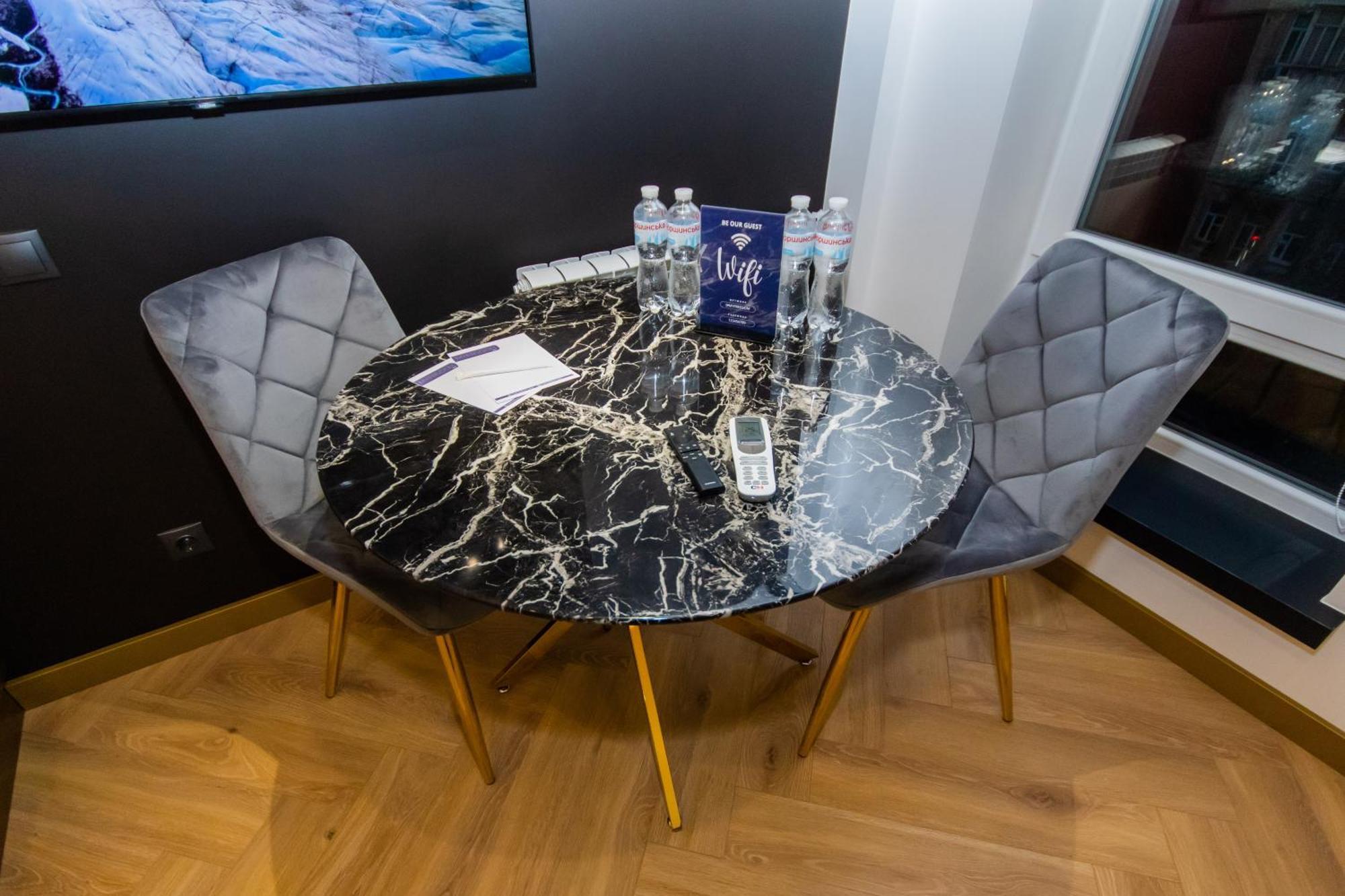 Myfreedom Lux Апартаменти Центр Вул Євгена Чикаленка 33 М Хрещатик Kiev Extérieur photo