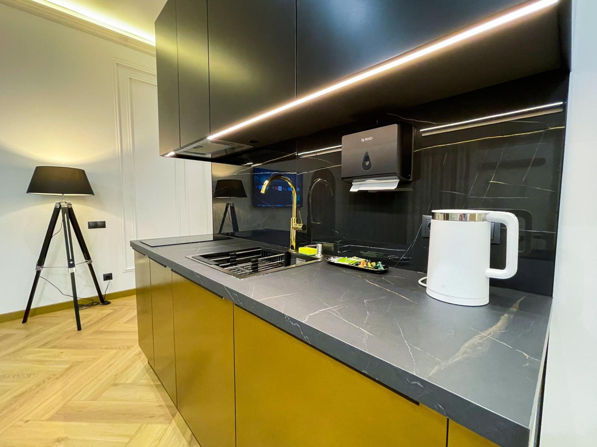 Myfreedom Lux Апартаменти Центр Вул Євгена Чикаленка 33 М Хрещатик Kiev Extérieur photo